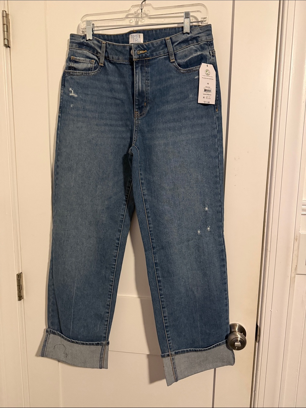 Time and Tru Medium Blue Cropped Straight Jeans